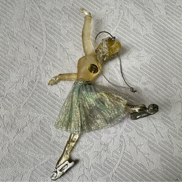 Set of 2 Vintage Ice Skating Girls Christmas Tree Ornaments - Picture 6 of 10